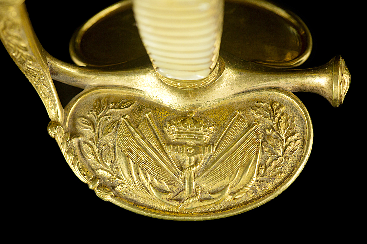 S000062_French_Marine_Smallsword_Detail_Shell_Obverse