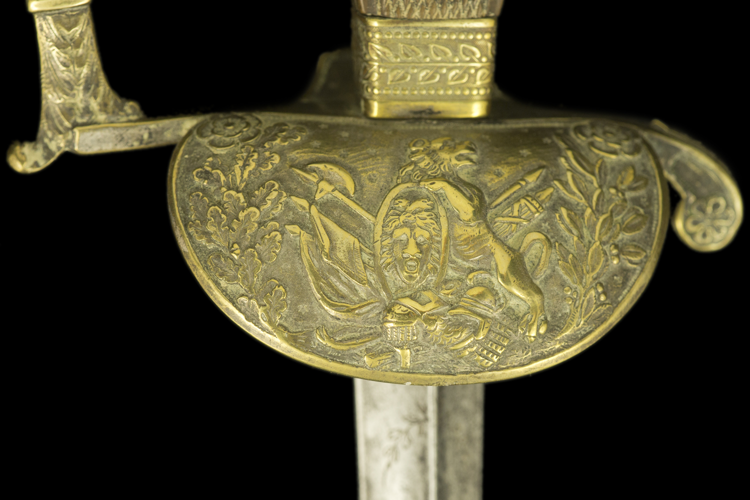 S000216_French_Court_Smallsword_Detail_Shell_Obverse