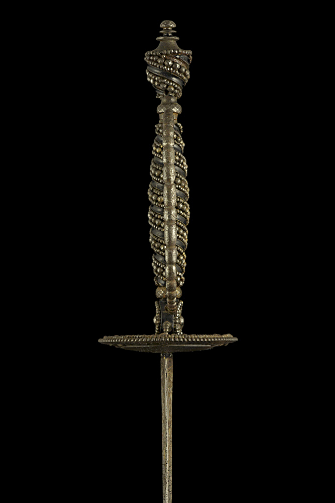 S000186_French_Cut_Steel_Smallsword_Hilt_Right_Side