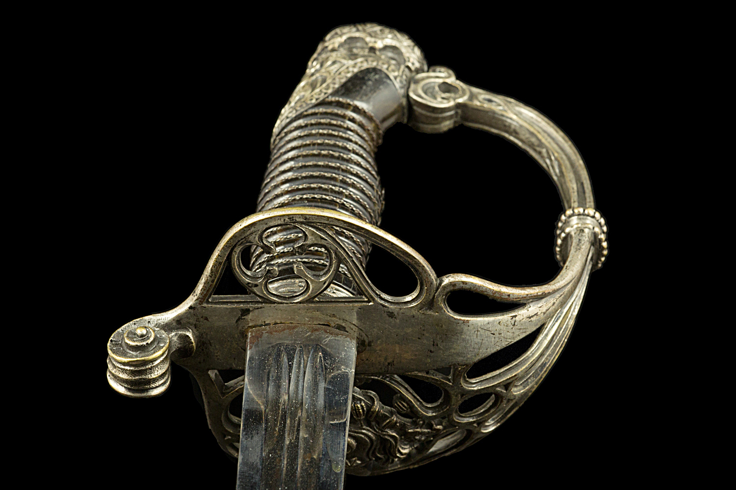 S000004_Sherifean_Guard_Sword_Detail_Hilt_Reverse