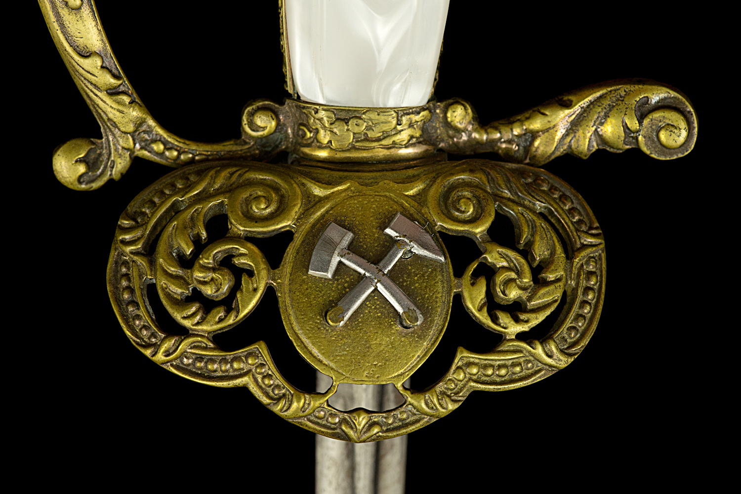 S000017_French_St-Etienne_Smallsword_Detail_Shell_Obverse