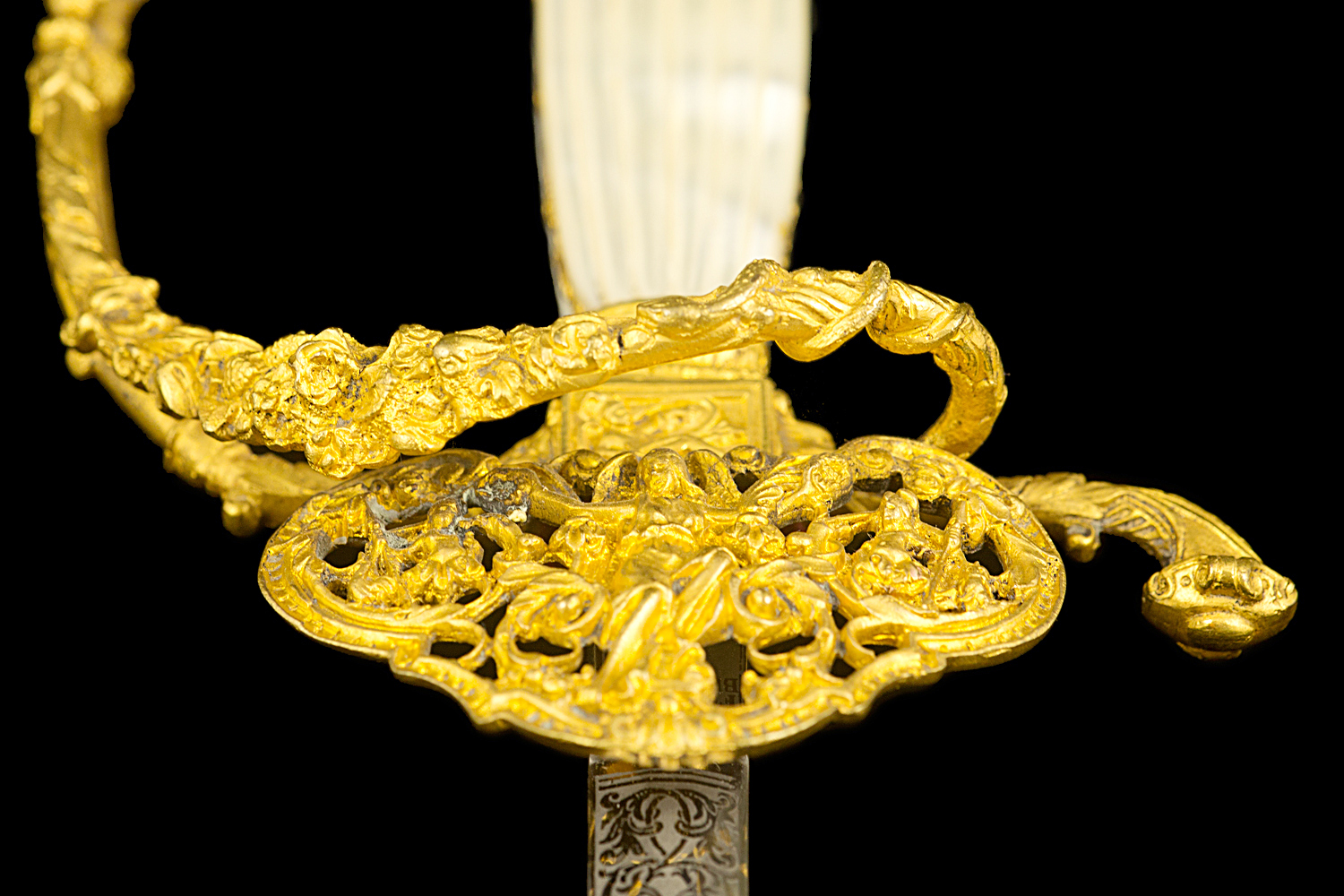 S000085_Belgian_Court_Sword_Detail_Shell_Obverse_2