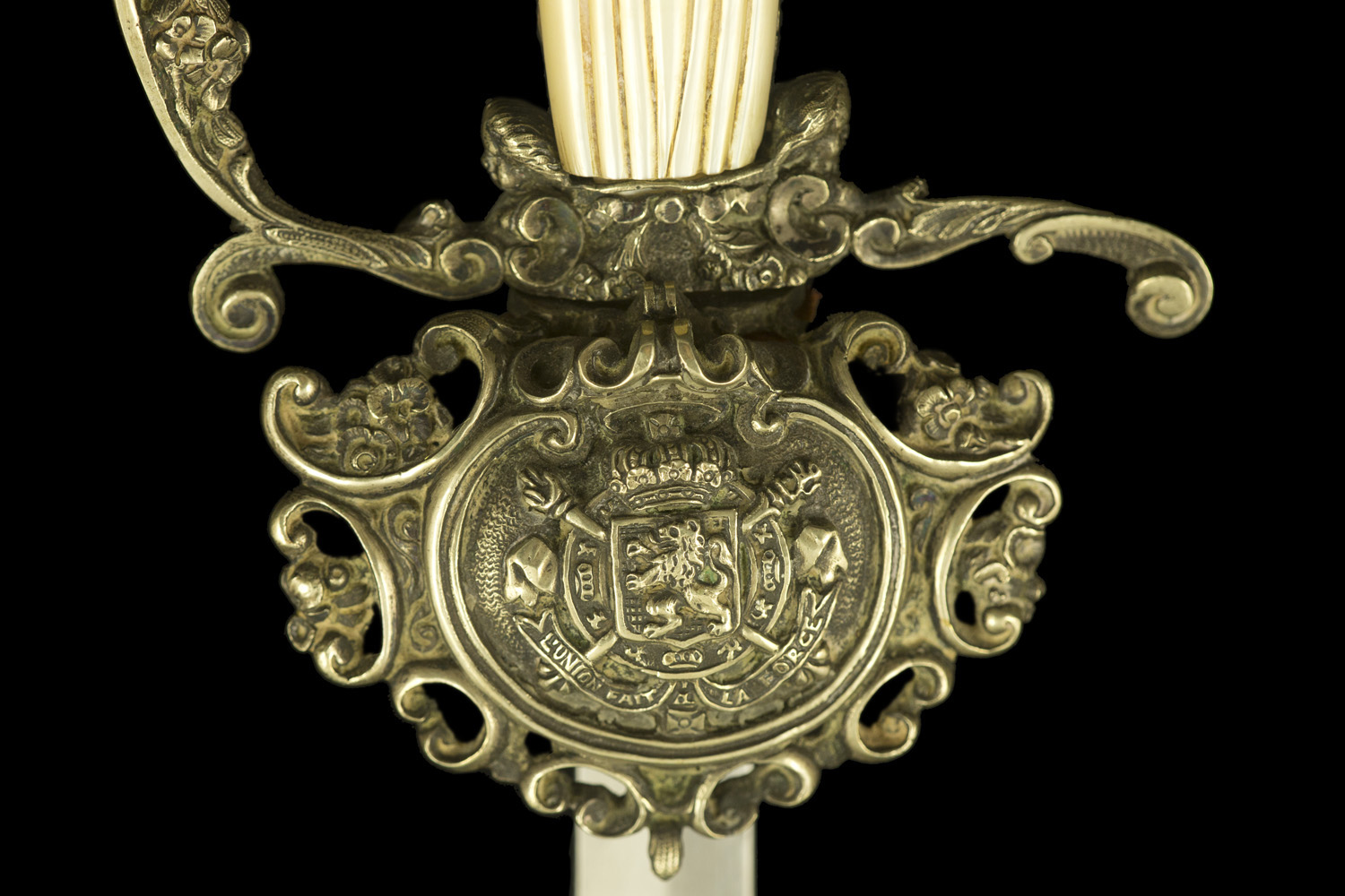S000094_Belgian_Silver_Plated_Smallsword_Detail_Shell_Obverse