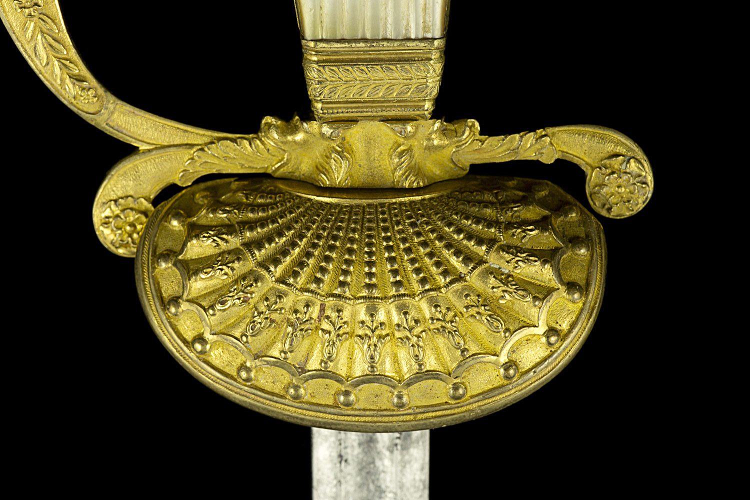 S000113_French_Helmeted_Head_Smallsword_Detail_Shell_Obverse